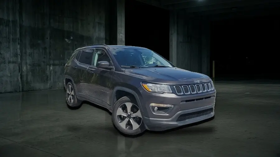 2017 Jeep Compass Latitude, Granite Crystal Metallic Clearcoat, side view