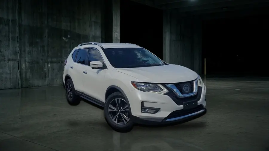 2017 Nissan Rogue SL, Pearl White, side view