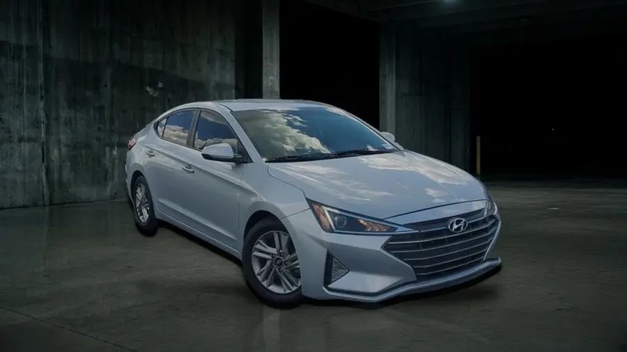 2020 Hyundai Elantra SEL, Symphony Silver, side view