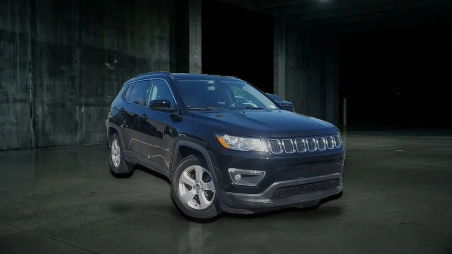2020 Jeep Compass Latitude, Diamond Black Crystal Pearlcoat, side view