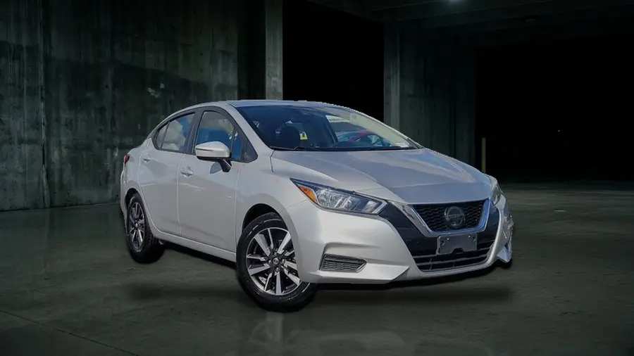 2021 Nissan Versa SV, Brilliant Silver Metallic, side view